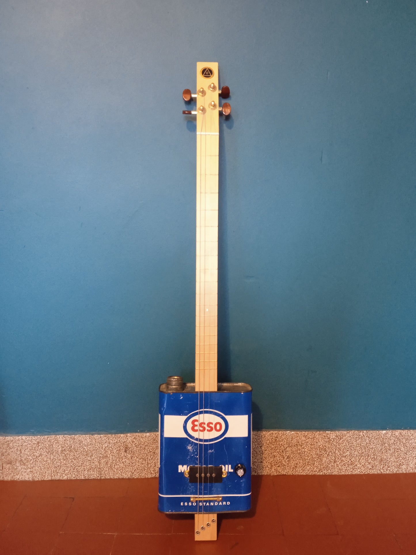 Guitare bidon 4 cordes - ESSO 2
